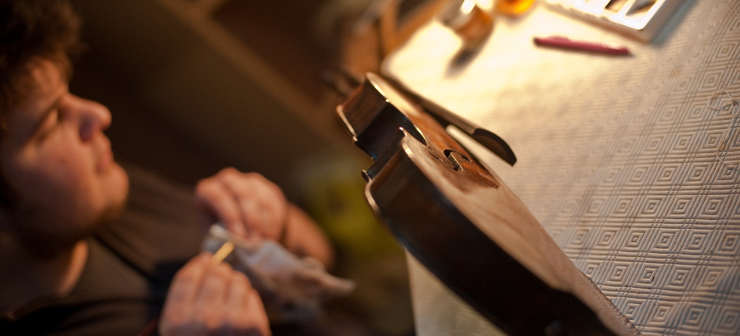 Luthier à Arlon, Luxembourg